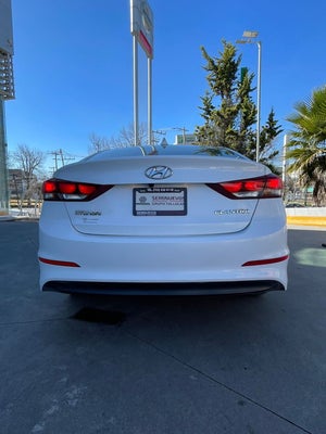 2017 Hyundai Elantra 2.0 Gls Premium At in Atlacomulco de Fabela, México, México - Nissan Tollocan Atlacomulco